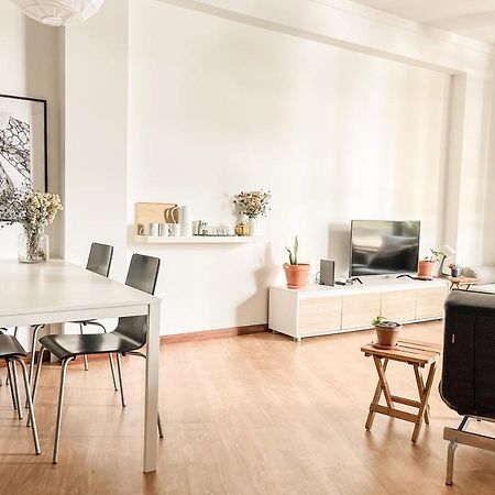 Central Loft With Free Parking Porto Luaran gambar